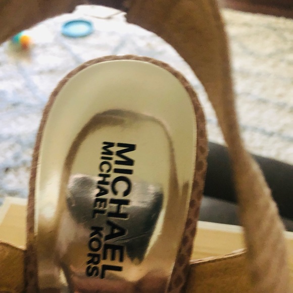 Michael Kors Heels 👠 - Picture 3 of 11